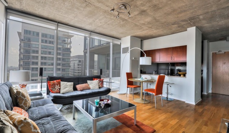 Renting in Chicago: What will $2,400 get you?