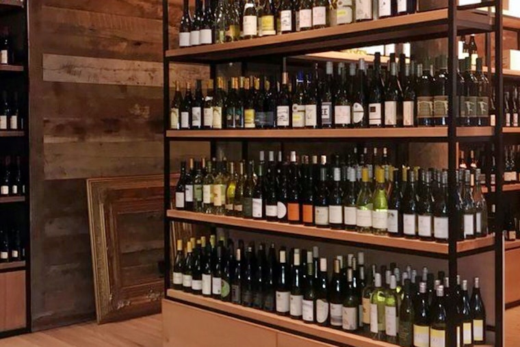 New wine bar debuts in Greenville