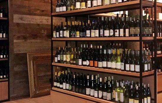 New wine bar debuts in Greenville