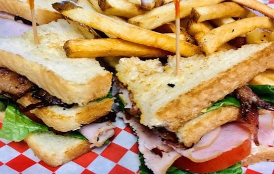 New smokehouse The Dive on Augusta St opens its doors in Greenville