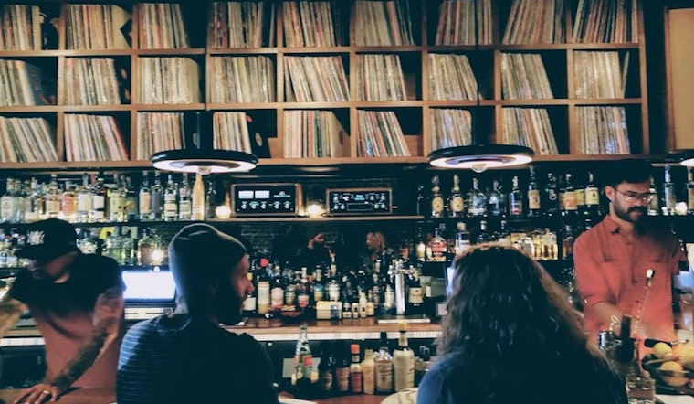 New bar Gold Line open its doors in Highland Park