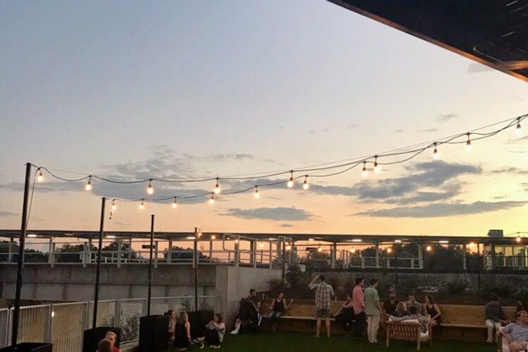 New bar Junction West debuts in Warehouse District