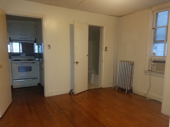What will $700 rent you in York, right now?