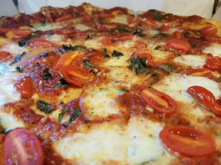 Milwaukee's top 3 spots for inexpensive pizza