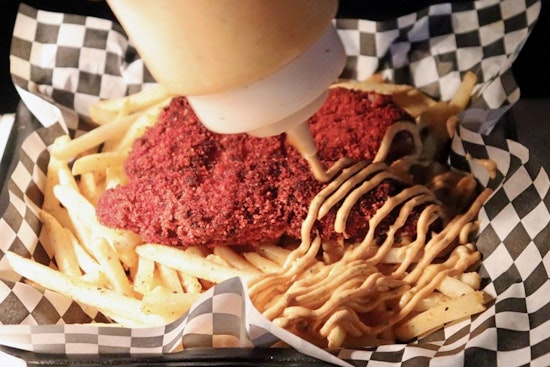 New street vendor Chips N' Chicks now open in North Hollywood