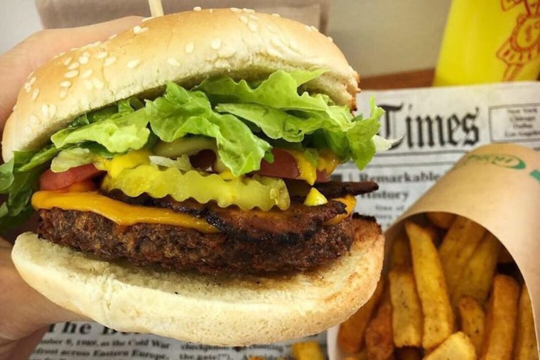 Bmore Righteous brings vegan burgers to Charles Village