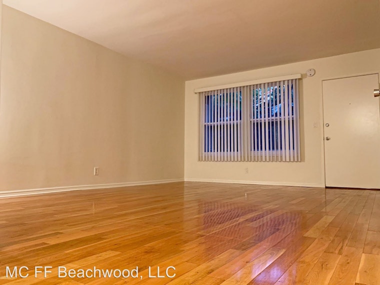 What's the cheapest rental available in Hollywood Hills, right now?