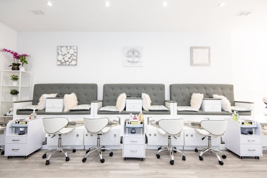 Spa Spazio Nail Salon II now open in Lincoln Park