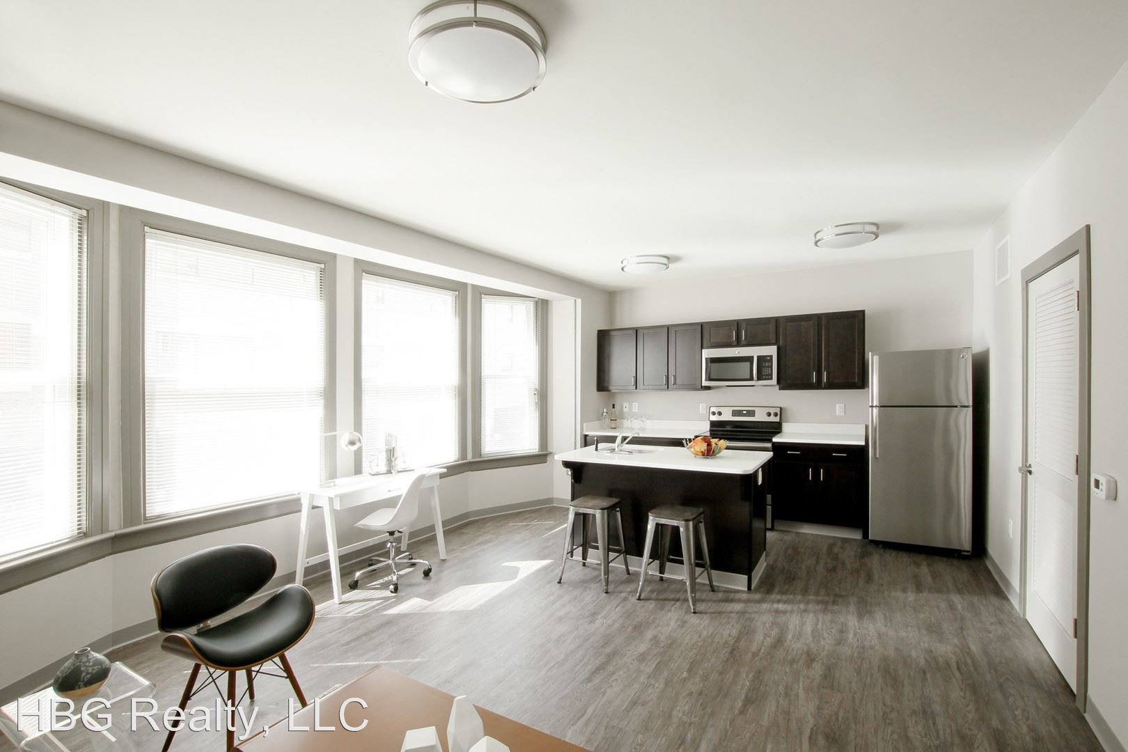 What will 800 rent you in Harrisburg, right now?