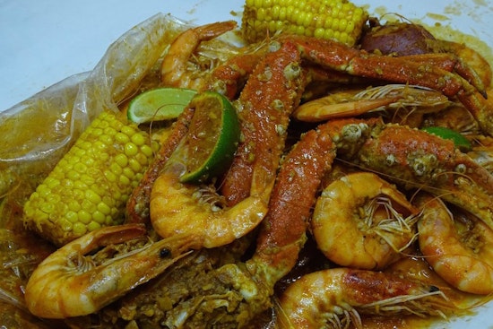 New Cajun/Creole spot La Crab debuts in Northwood