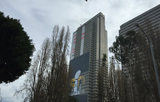 High-Rise Verizon Ads On 4 Embarcadero Are Coming Down