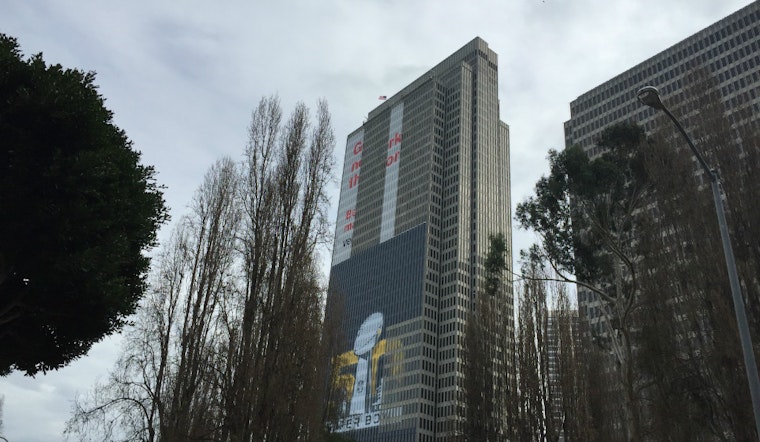 High-Rise Verizon Ads On 4 Embarcadero Are Coming Down