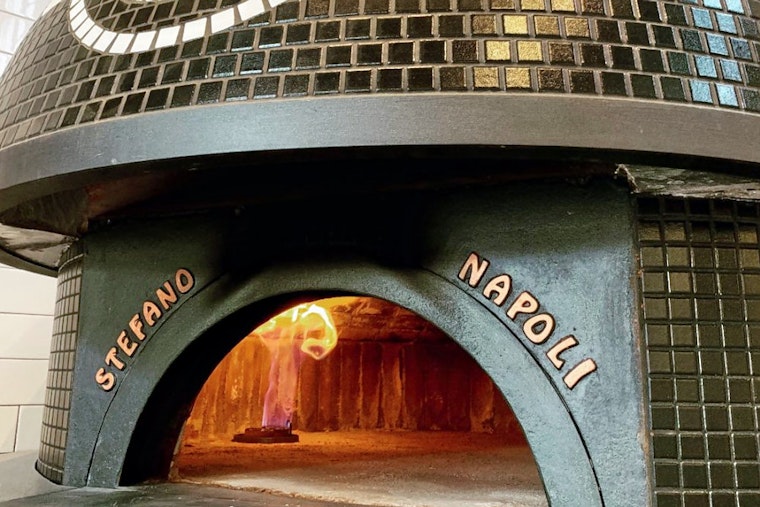 Score a pie and catch a game at Burlingame's new Centro Pizza