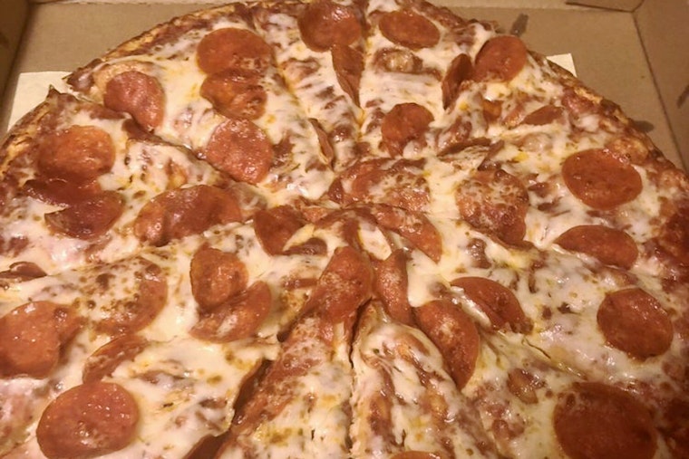 5Star Pizza brings affordable pies and single slices to Visalia