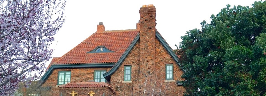 The Story Of Corona Heights' 'Storybook House' And Its Holiday Decor