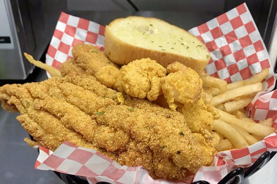 Krab Queenz Seafood brings Cajun seafood and more to Briarforest
