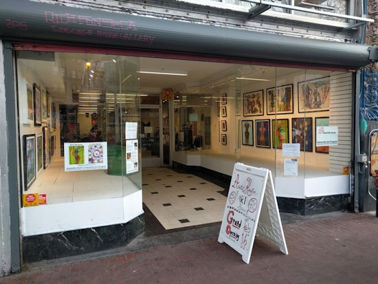 TL Week: Hibernia Bank Lives, Community Arts Program Reopens, Goodbye To The Gangway, More