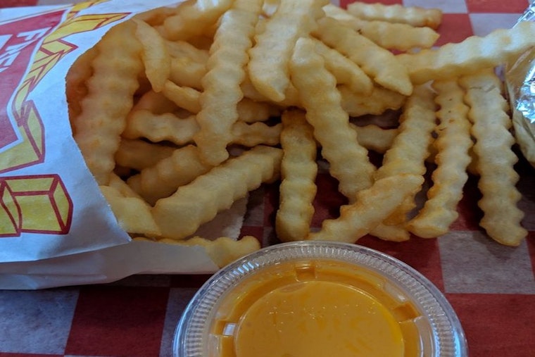 B Side Burger brings burgers, gyros and more to Irving Park