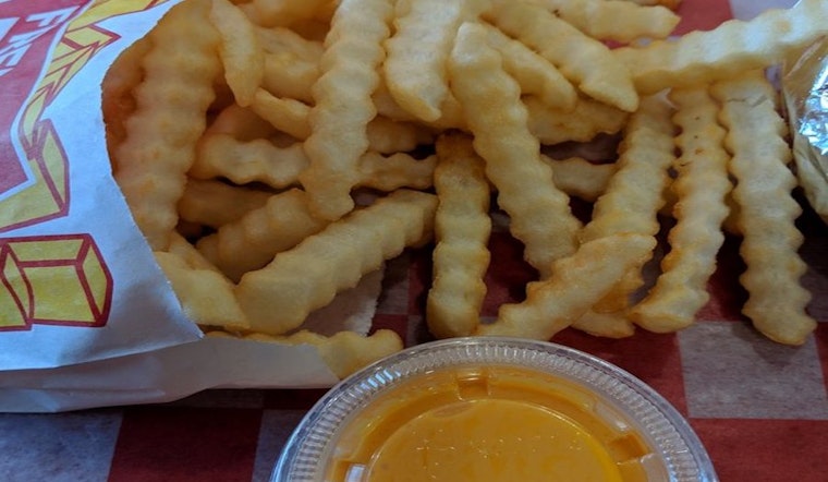 B Side Burger brings burgers, gyros and more to Irving Park