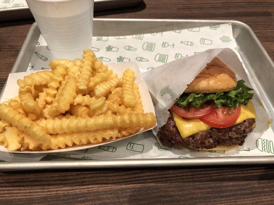 Shake Shack makes Ballston debut