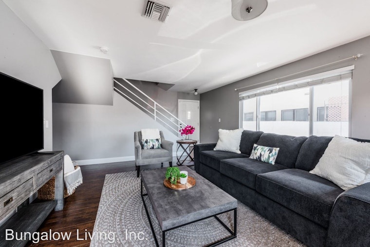 What's the cheapest rental available in Silver Lake, right now?