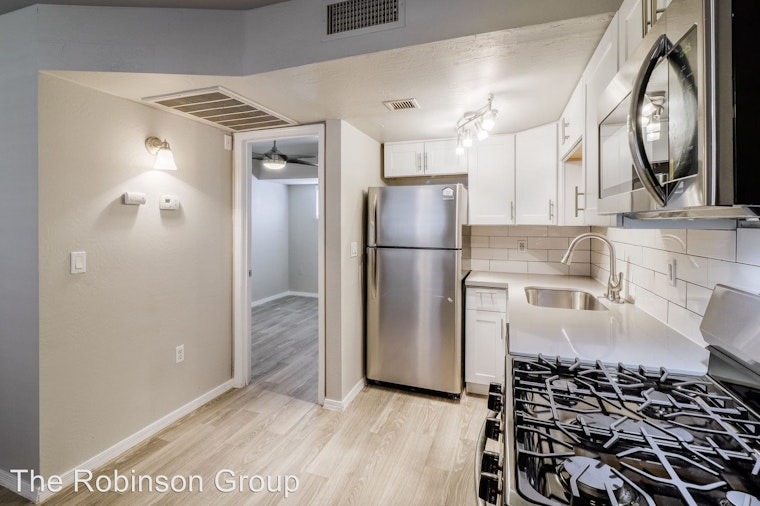 Renting in Phoenix: What will $900 get you?