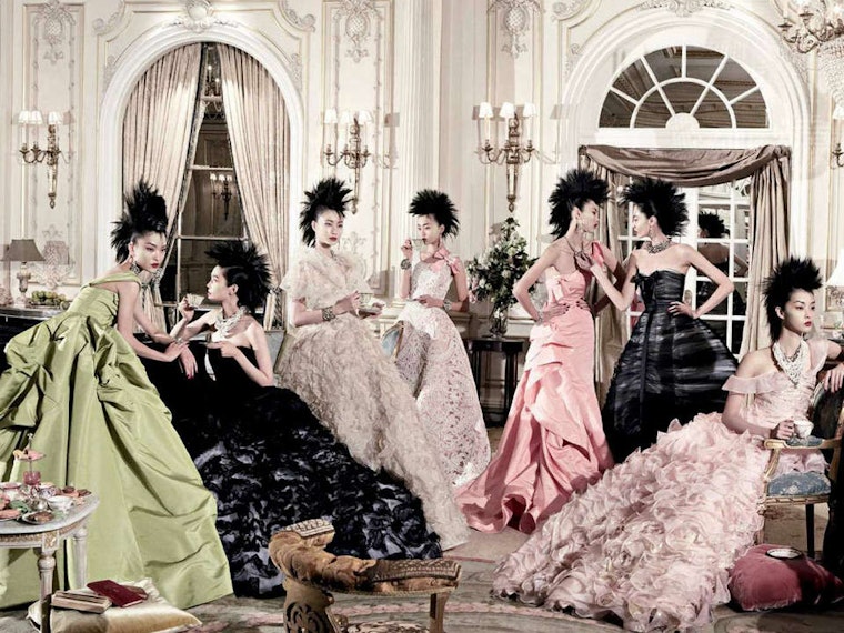 Oscar De La Renta Retrospective Opens This Weekend At De Young