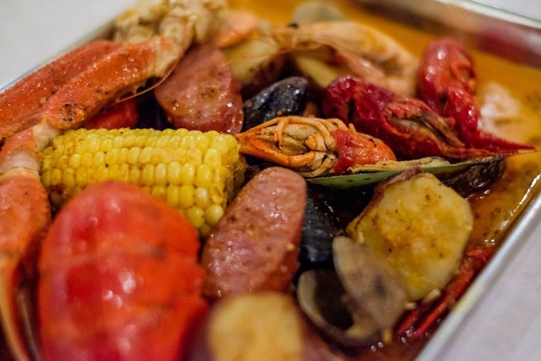Score seafood boils and more at Lincoln Park's new Jumbo Crab