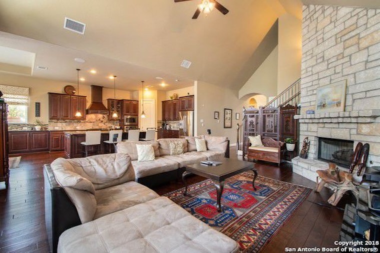 What's the priciest residential rental listed in Schertz?