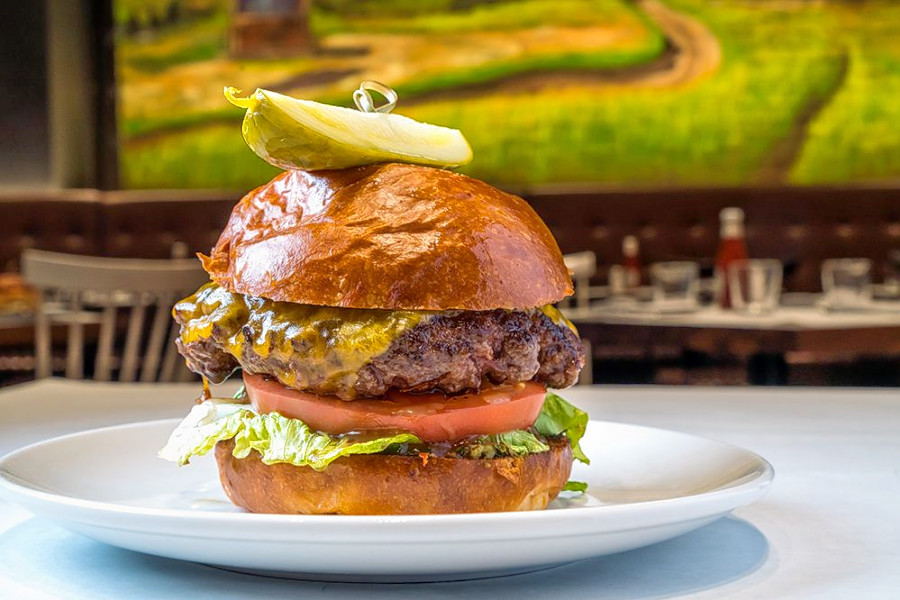 Find Burgers And More At Hell S Kitchen S New Farm To Burger