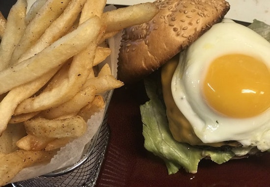 Burgers, barbecue and brew at 3 new all-American Sacramento spots