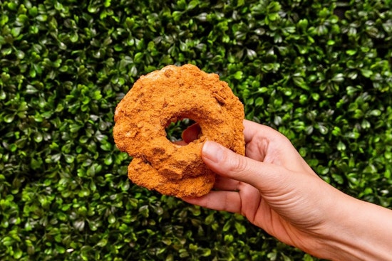 Do-rite Donuts & Chicken brings doughnuts and more to Wrigleyville