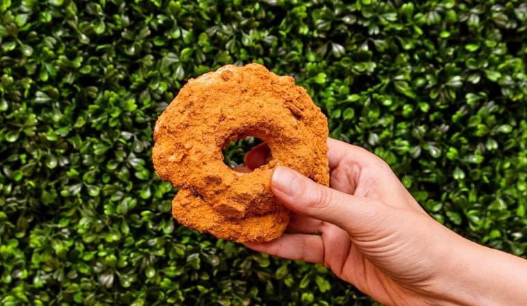 Do-rite Donuts & Chicken brings doughnuts and more to Wrigleyville