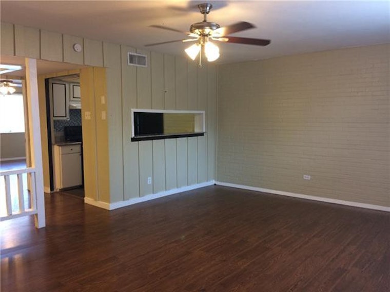 What's the cheapest rental available in Oak Lawn, right now?