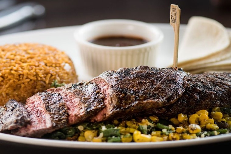 Yard House brings beer and New American fare