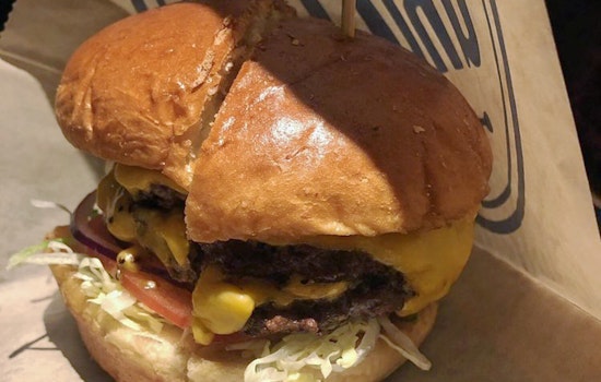 New bar Del Frisco's Grille now open in Washington Square