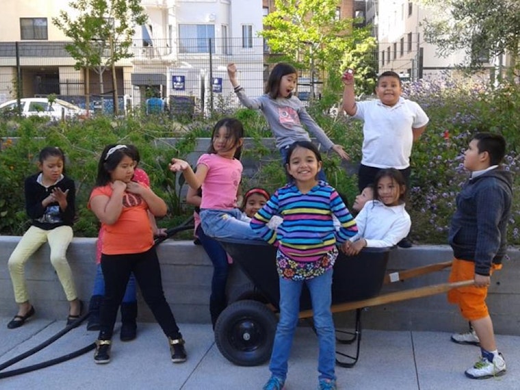 TL Week: Earth Day Celebration, Crochet Jam, Whitechapel's First 'Sunday Roast' & More