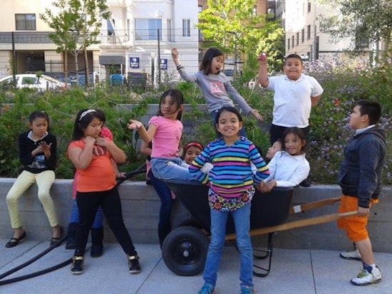 TL Week: Earth Day Celebration, Crochet Jam, Whitechapel's First 'Sunday Roast' & More