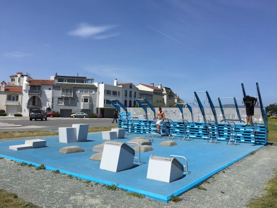 Marina Green Fitness Court Offers Free Al Fresco Workouts