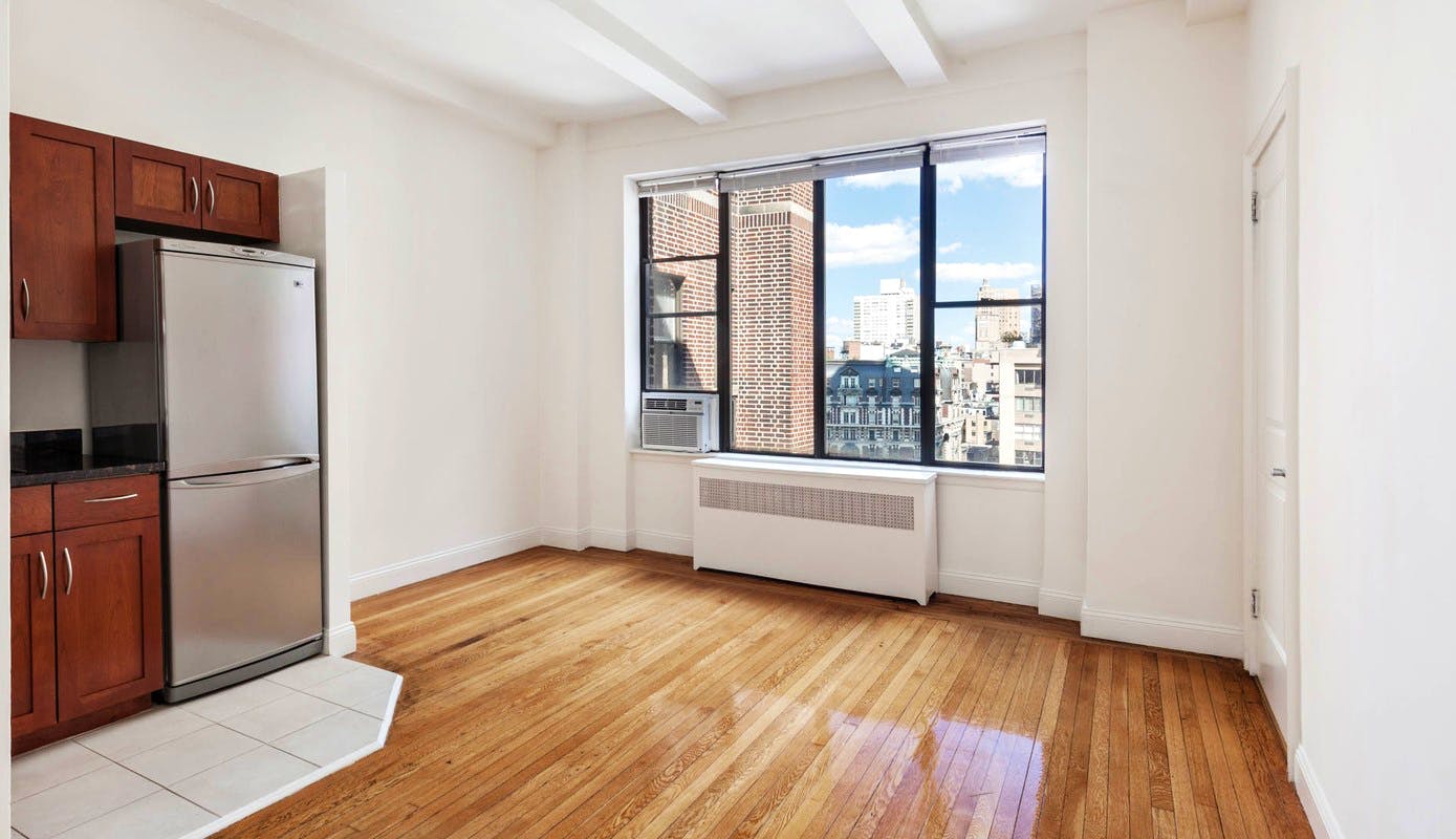 What will 2,600 rent you in Lincoln Square, right now?