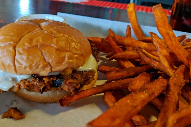 New Midtown bar Cobb's Corner Bar opens its doors