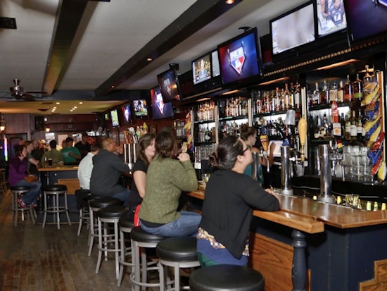 Inner Sunset Week: Vintage Baseball, Lo-Water Landscaping, Warriors Watching And More