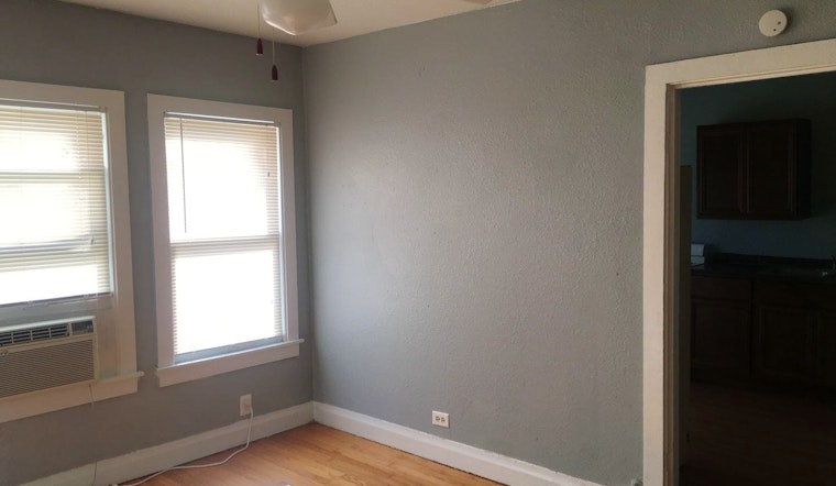 What will $900 rent you in Mahncke Park, right now?