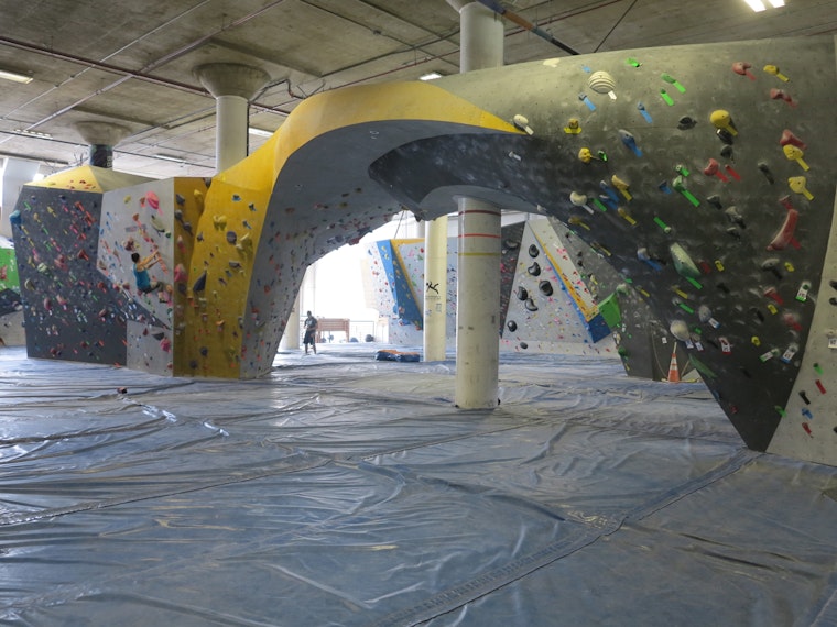 Dogpatch Boulders: A Trippy Athletic Landscape For Urban Climbers