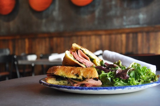 Elm Street Taproom brings classic American fare to Davis Square