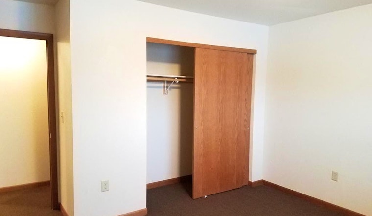 What does $800 rent you in Milwaukee, today?