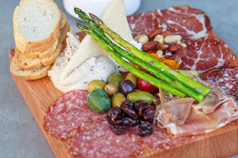 Check out the 6 most popular eateries in Phoenix's Alhambra neighborhood