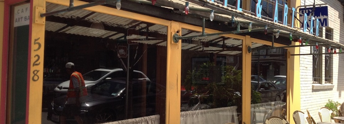 Momi Toby's To Close, New Champagne Bar 'The Riddler' Moving In