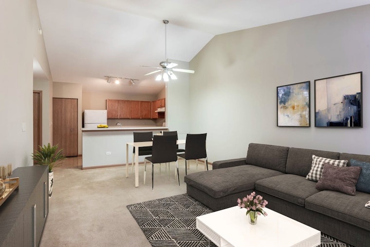 What will $1,000 rent you in Aurora, right now?