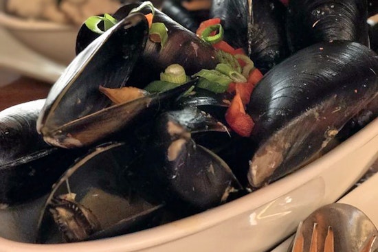 From seafood to sandwiches, check out the 4 top spots in Seattle's Sunset Hill neighborhood